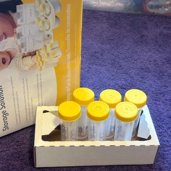 Medela Breast Milk Storage Bags (x25) and 80mL Breast milk containers (x6) - New - Picture 3 of 8